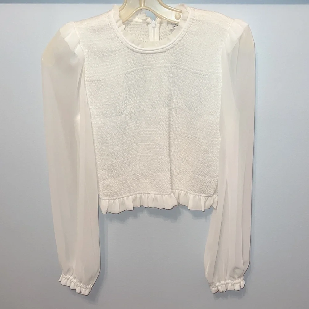 Aritzia reposhing this